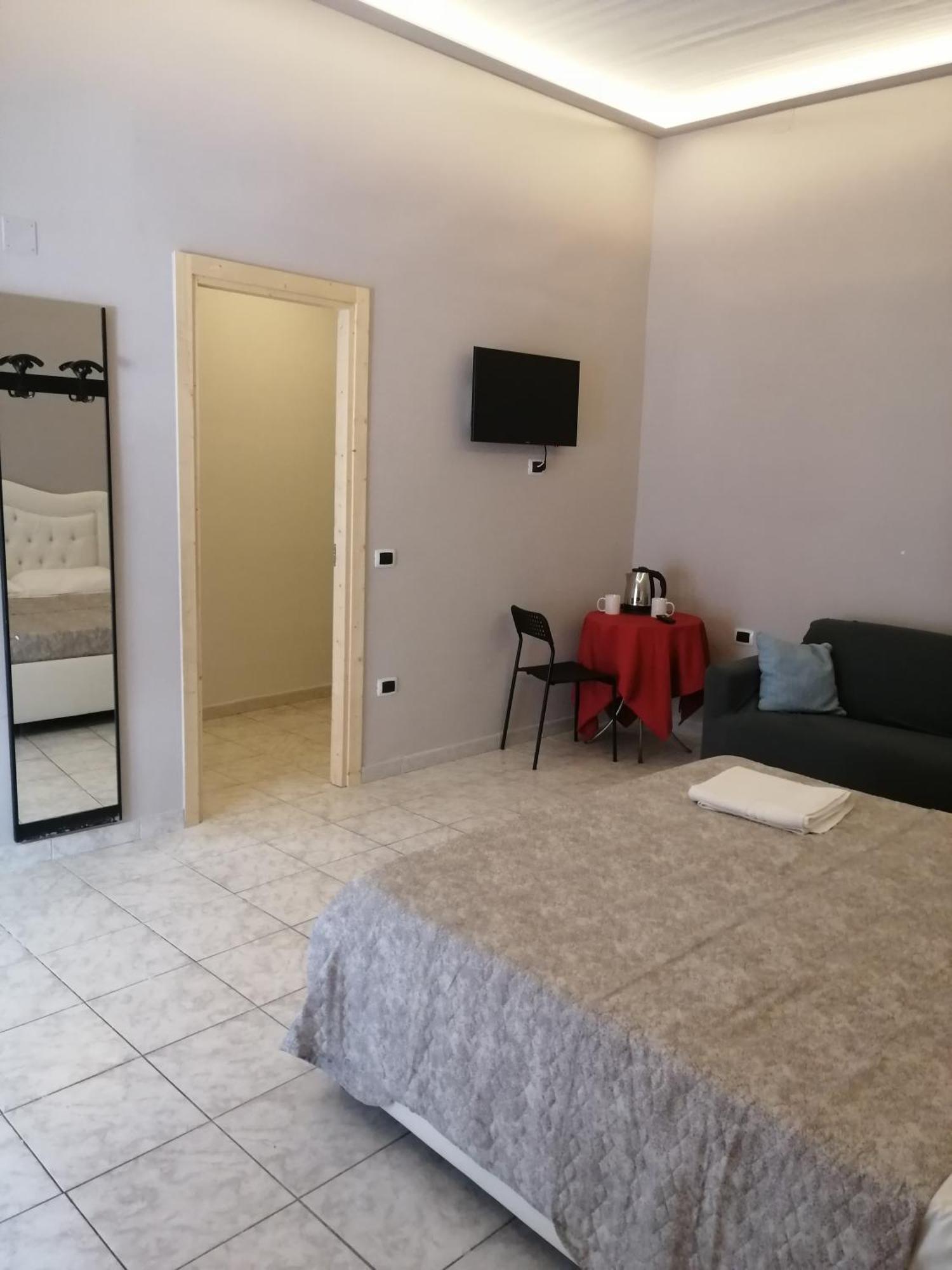 Guest House Francesco Naples Exterior photo