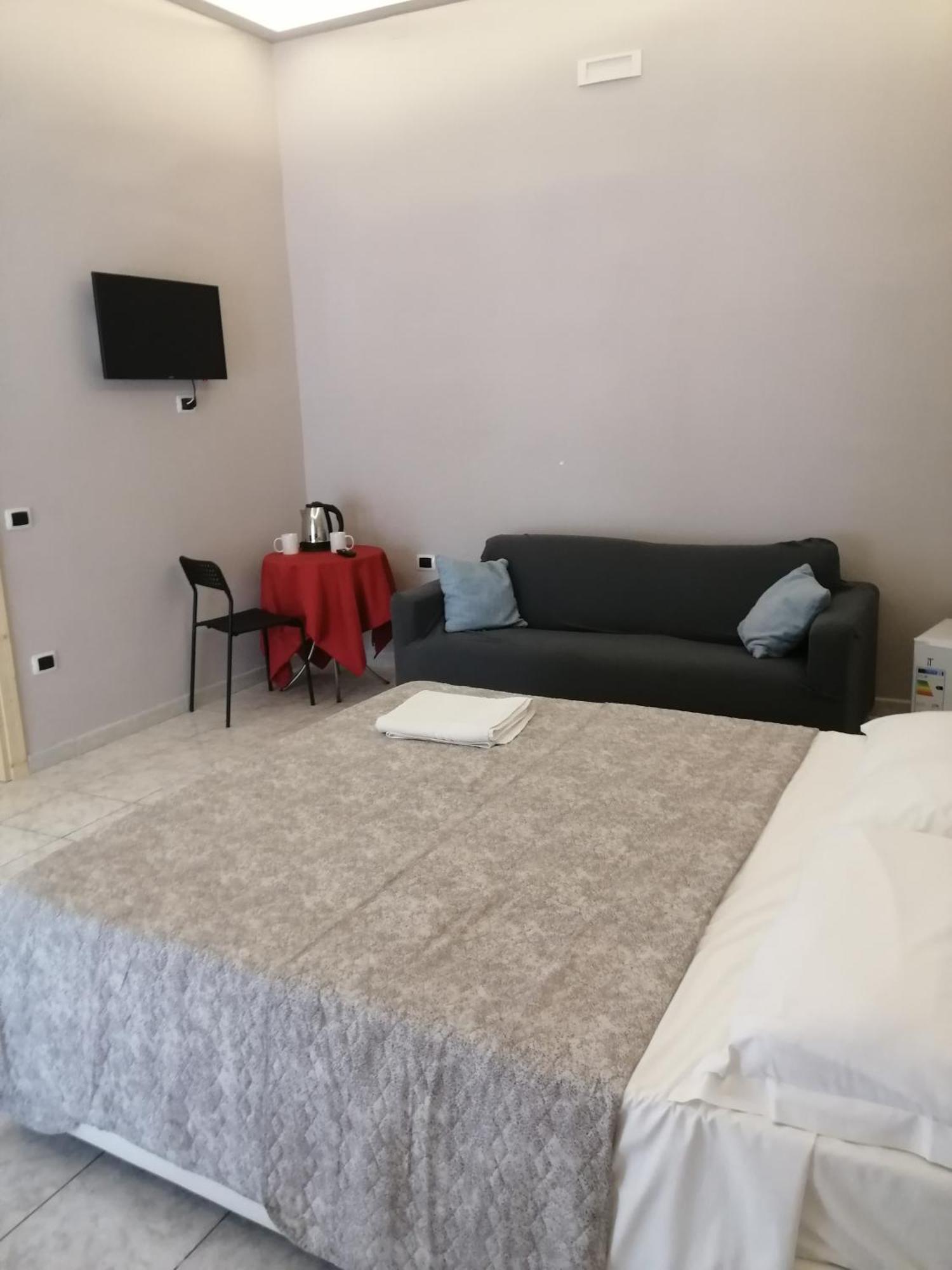 Guest House Francesco Naples Exterior photo