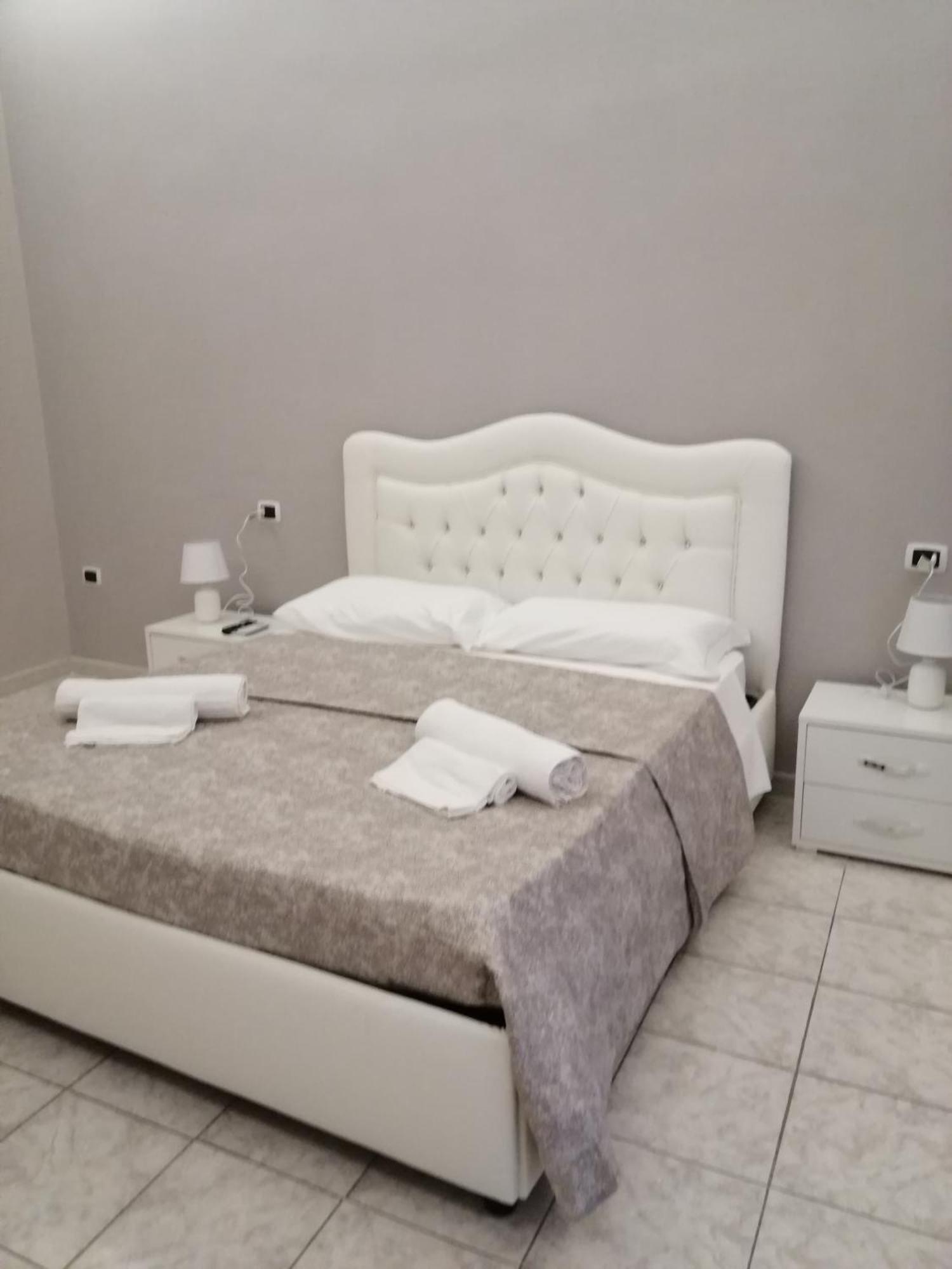 Guest House Francesco Naples Exterior photo